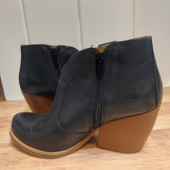 Korks Kork Ease Shamira Booties Womens 9.5 M Black Leather Heeled Ankle Boots - Picture 4 of 12